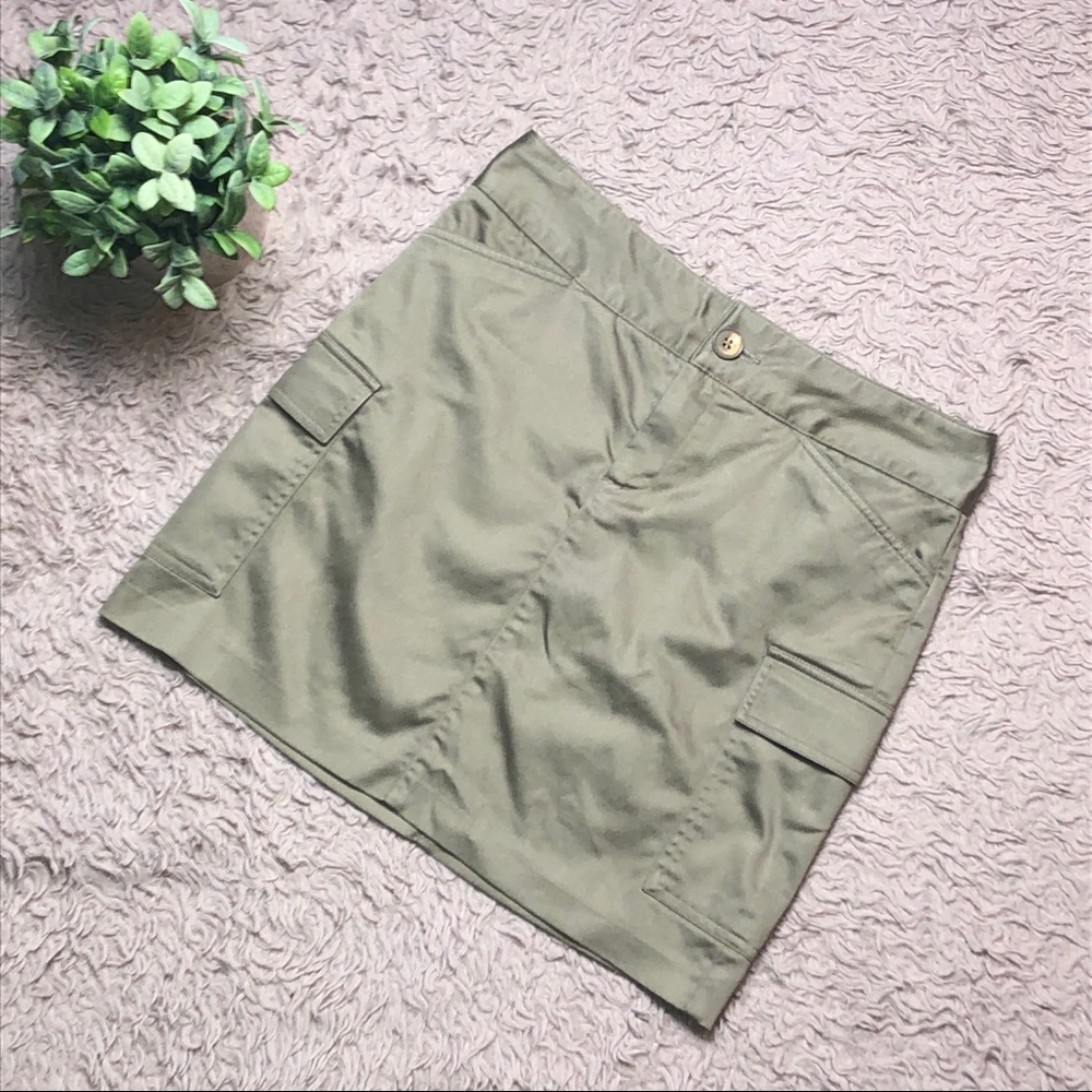 BANANA REPUBLIC I Khaki Cargo Skirt